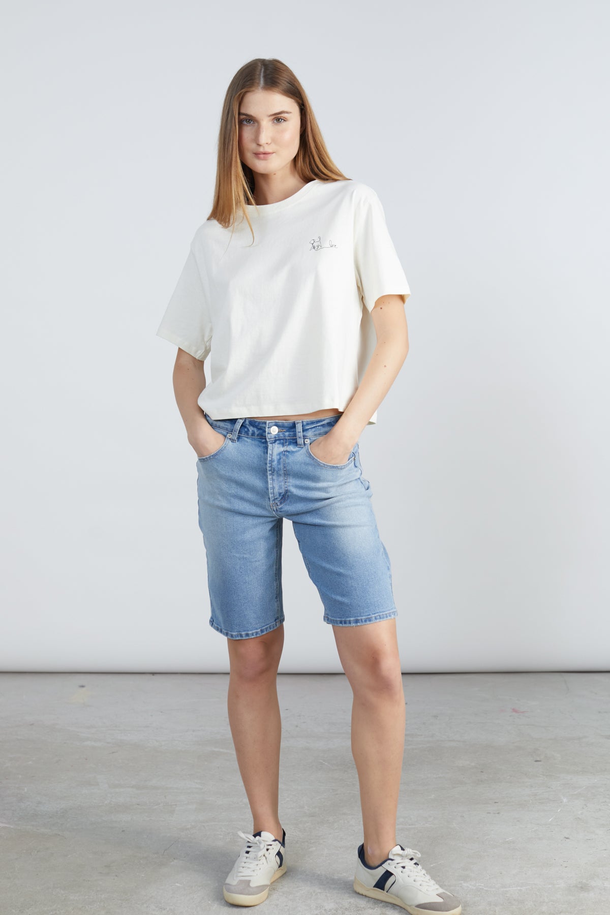 T-Shirt mit Stickerei