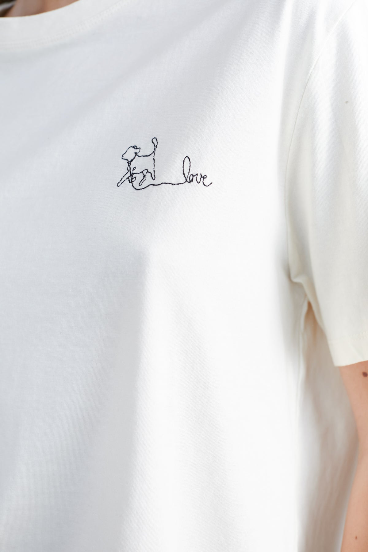 T-Shirt mit Stickerei