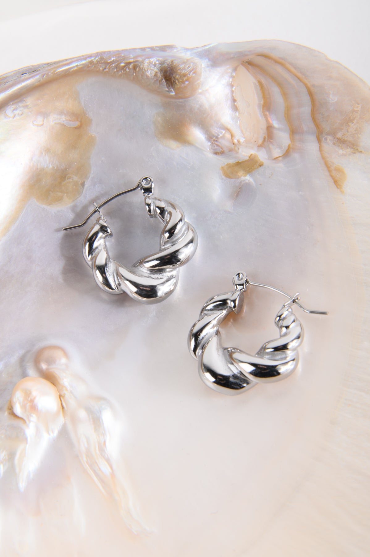 Ohrring in Knoten-Optik