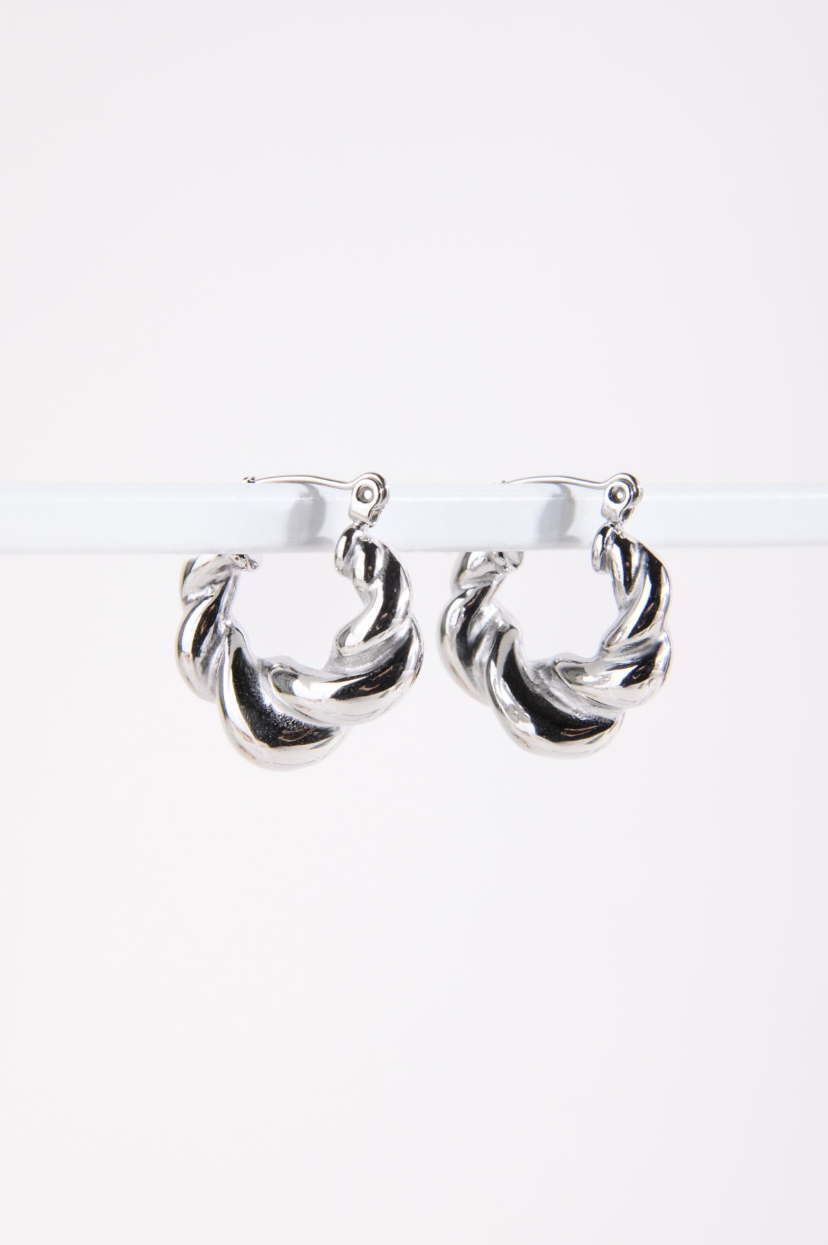 Ohrring in Knoten-Optik