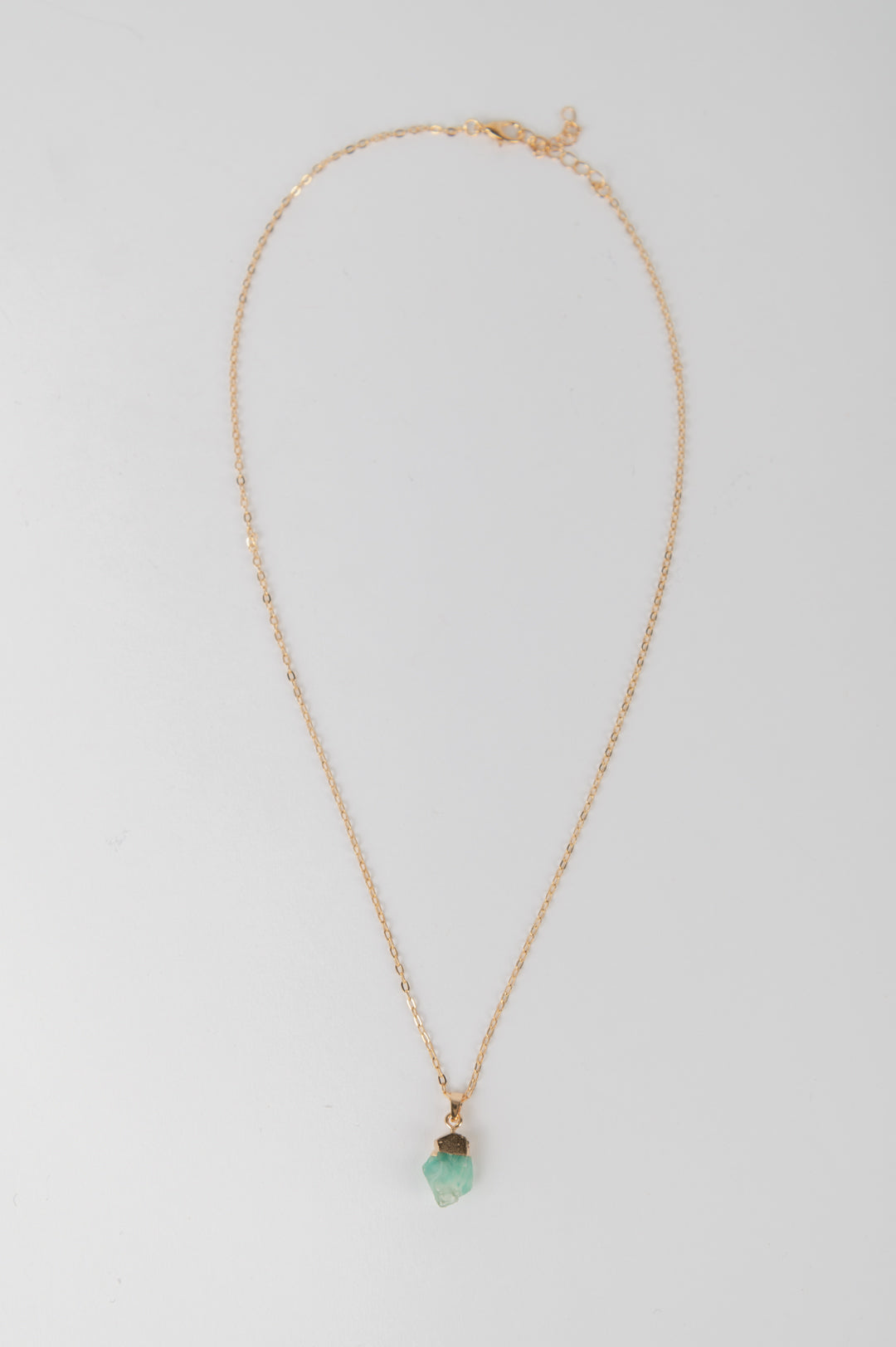 Kette mit Stein-Anhänger