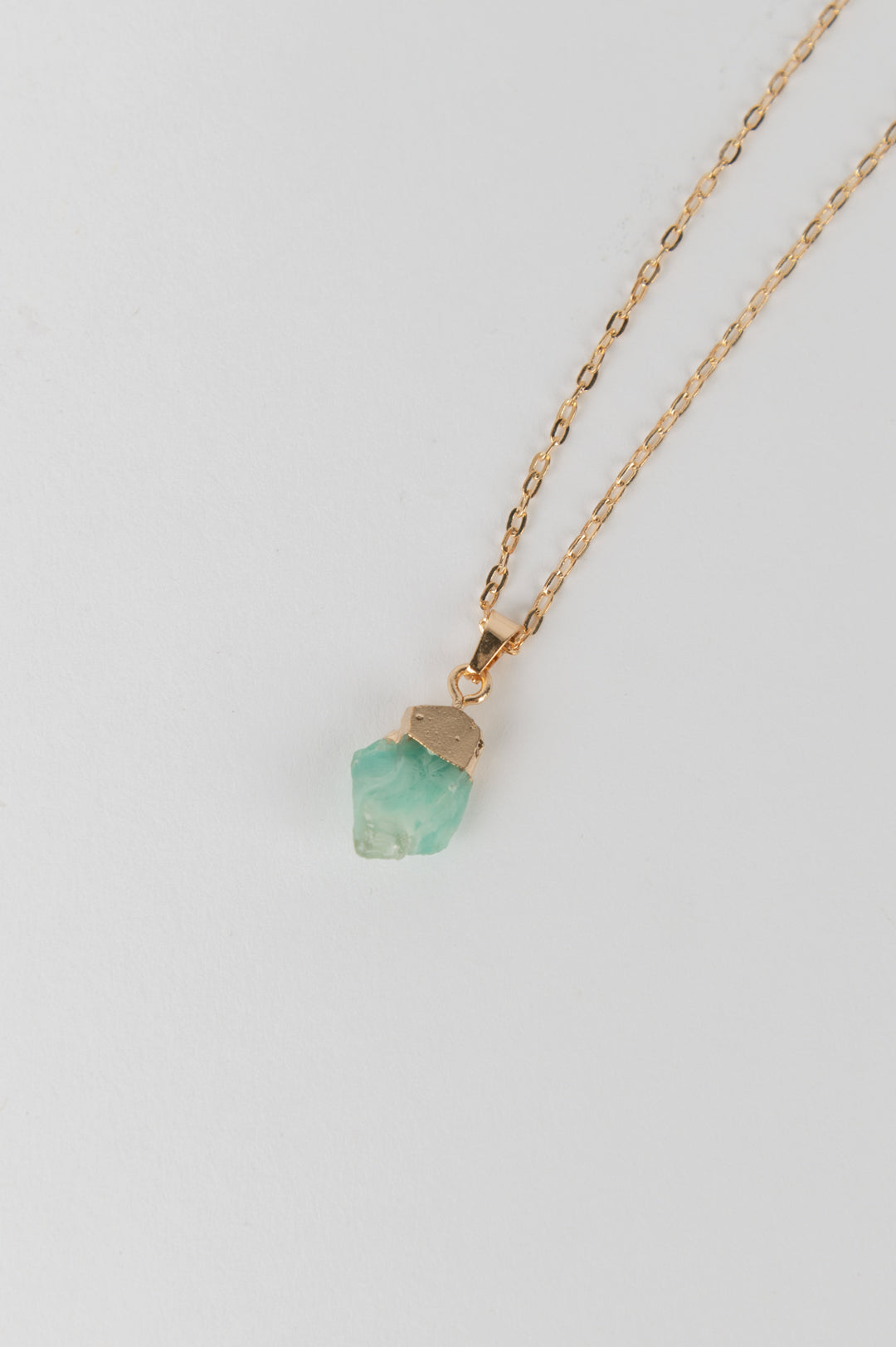 Kette mit Stein-Anhänger