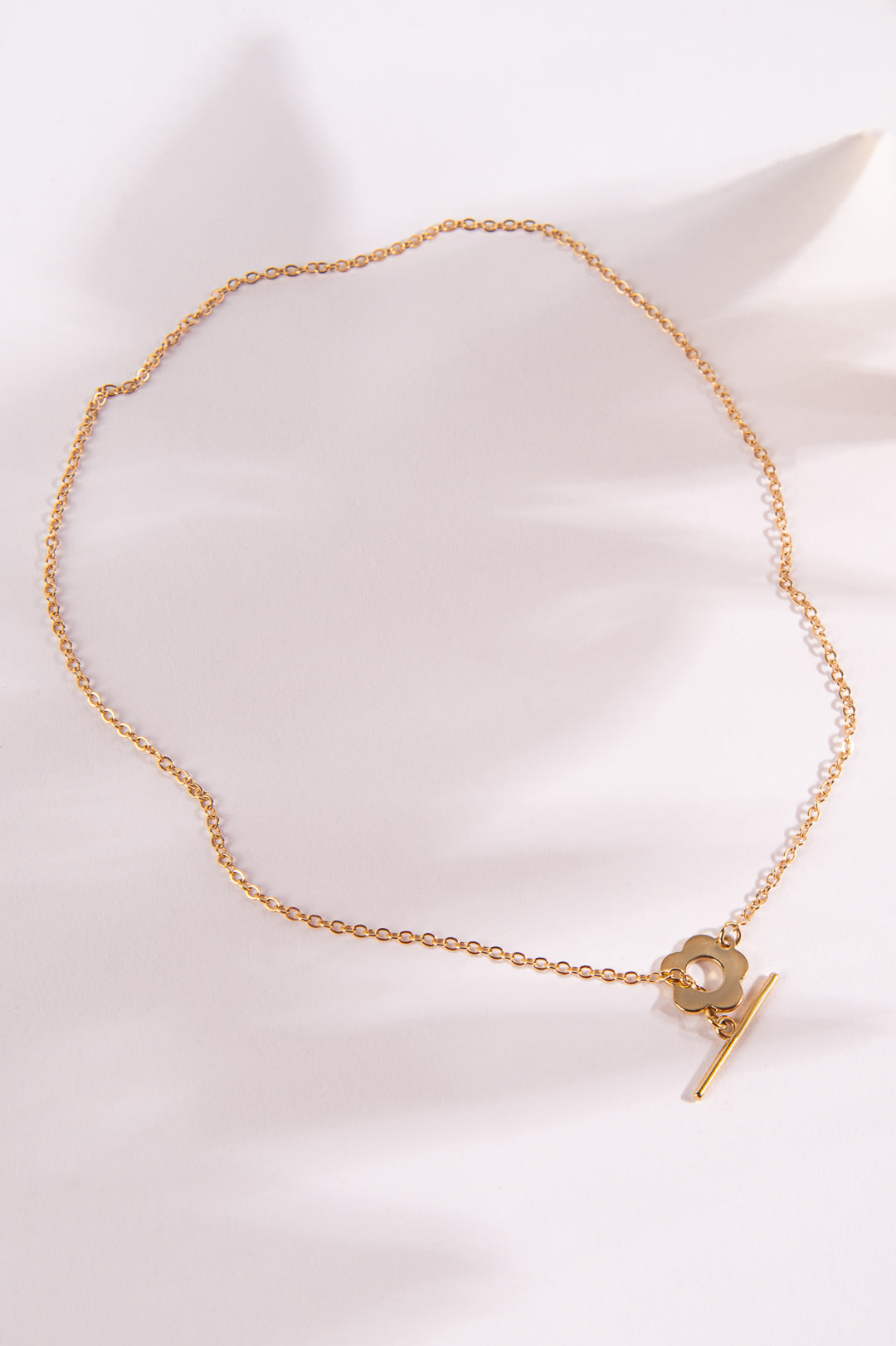 Kette mit Blumenanhänger