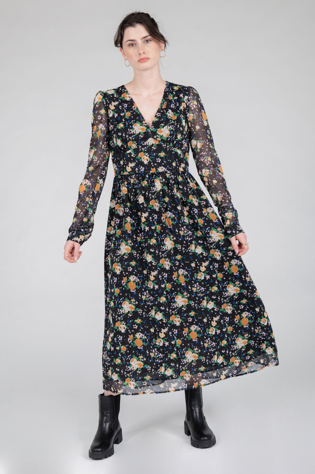 Kleid mit langen see-through Ärmeln