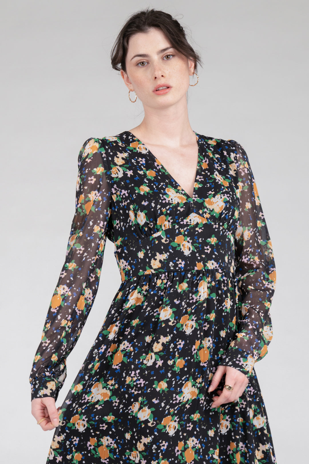 Kleid mit langen see-through Ärmeln