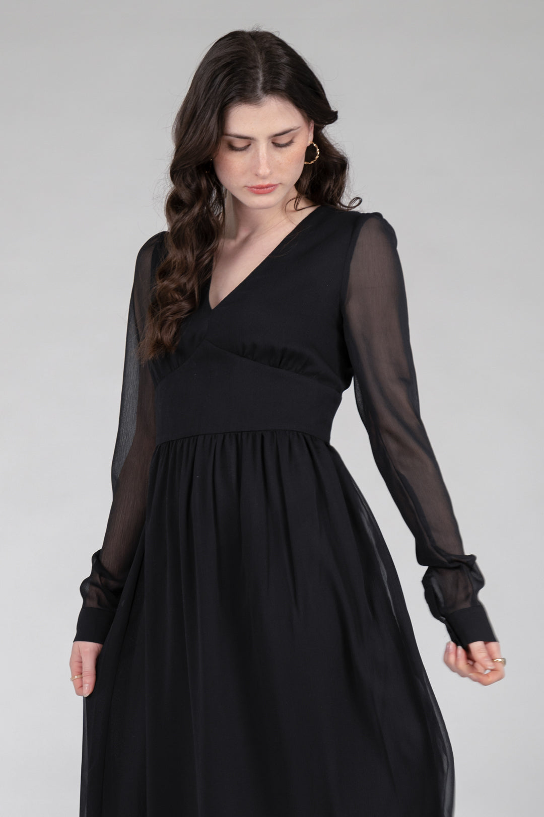 Kleid mit langen see-through Ärmeln