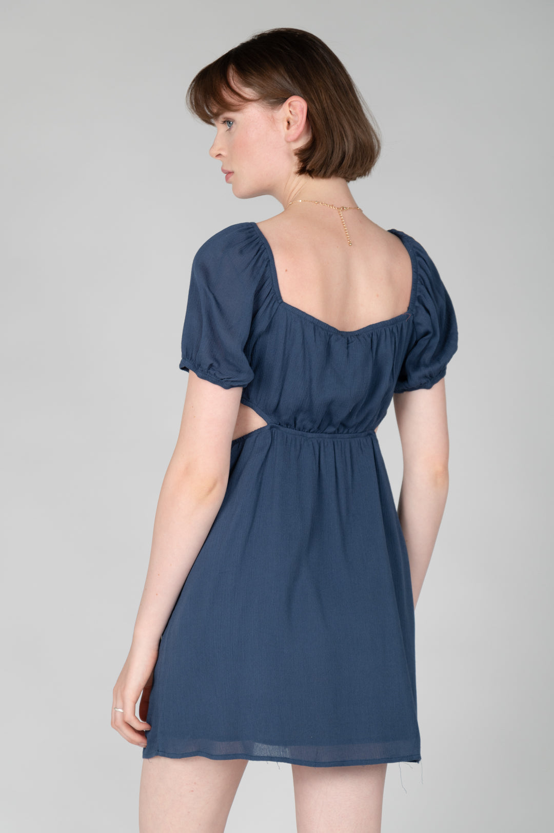 Kleid mit Cut outs