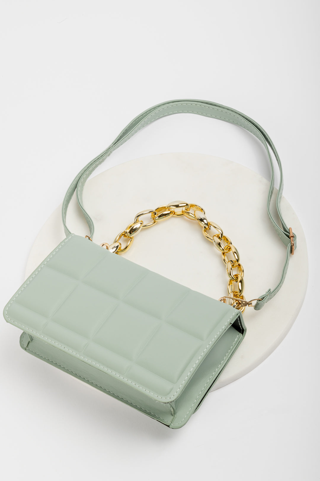 Tasche mit Henkel