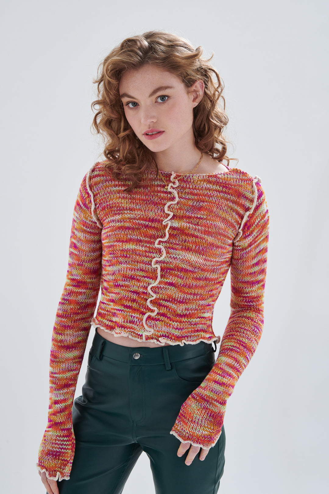 Pullover mit Ziernähten