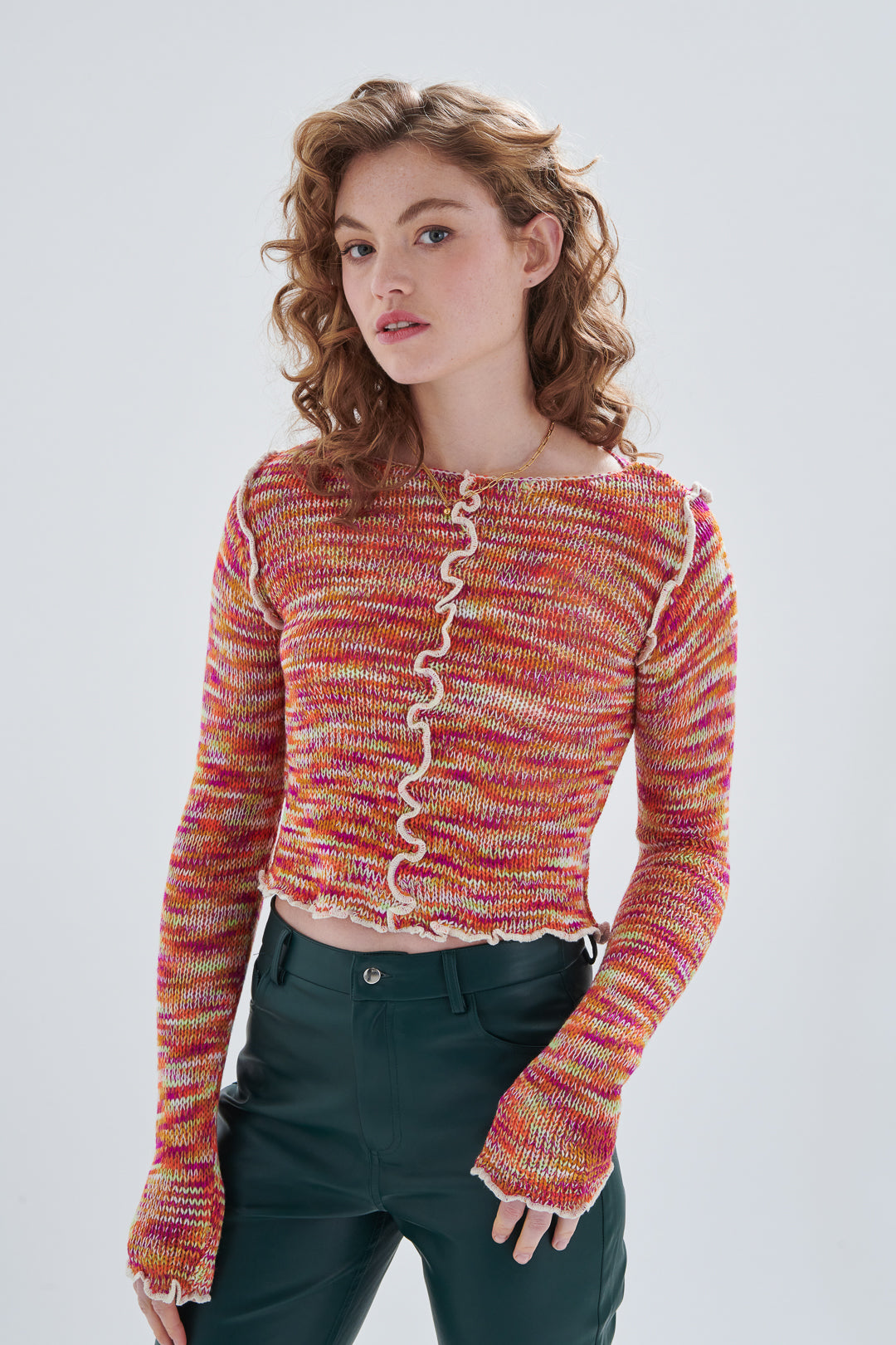 Pullover mit Ziernähten