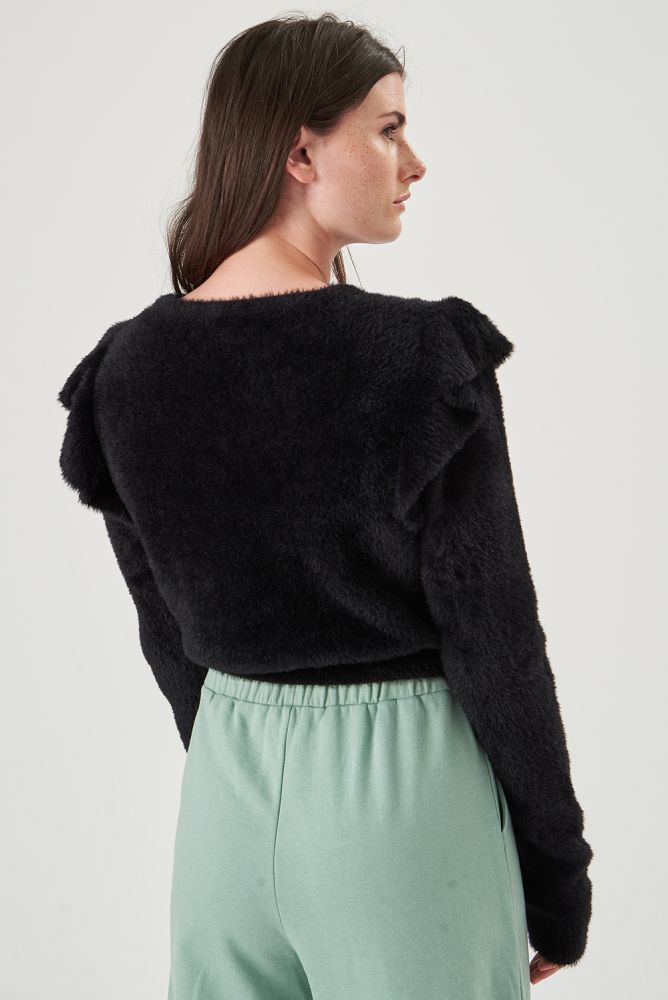 Pullover aus weichem Material mit Rüschen