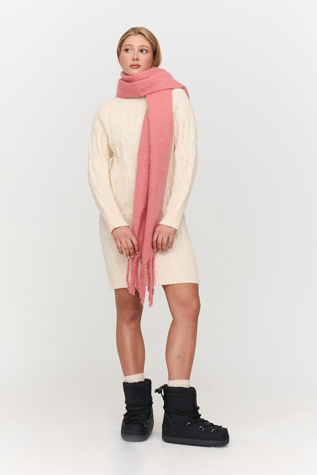 Kleid mit Zopfmuster