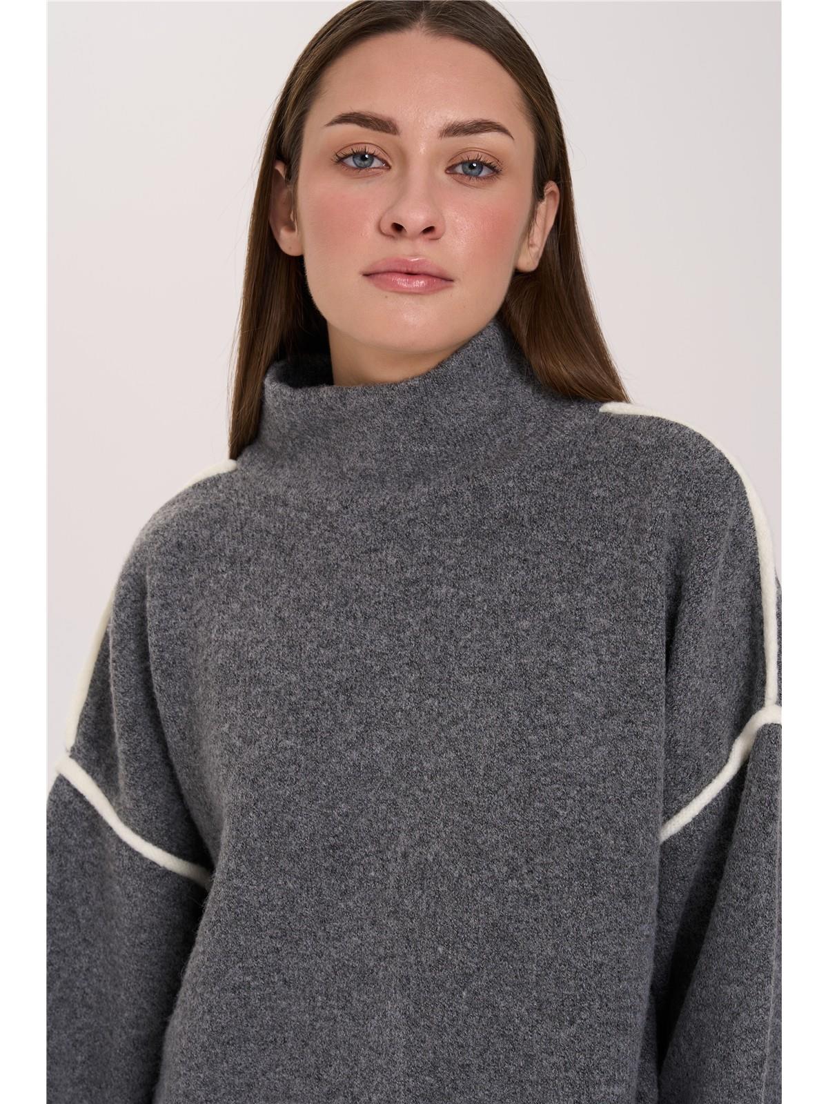Pullover mit Kontrastdetails