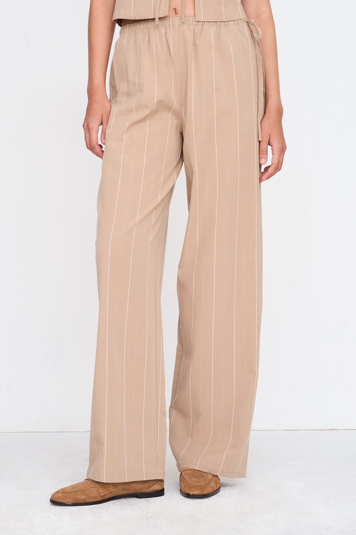 Hose in Beige