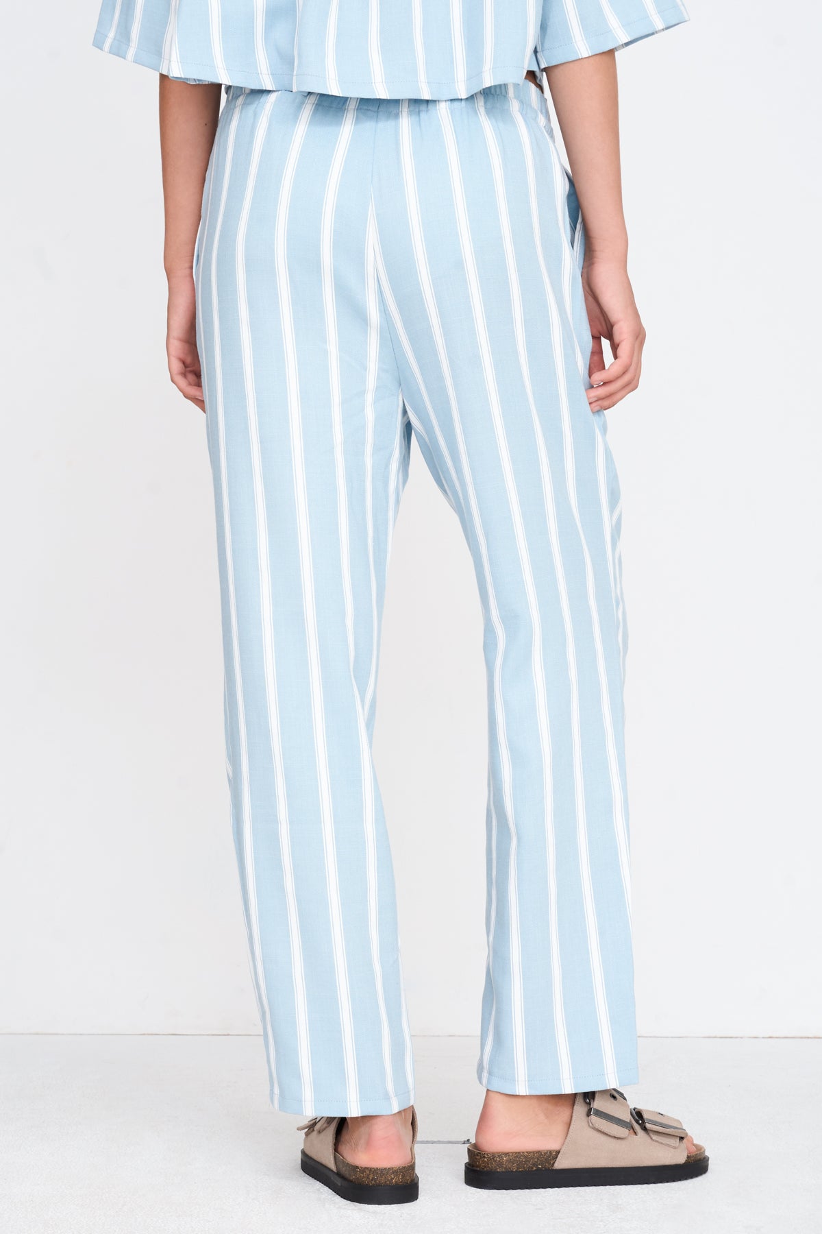 Hose gestreift