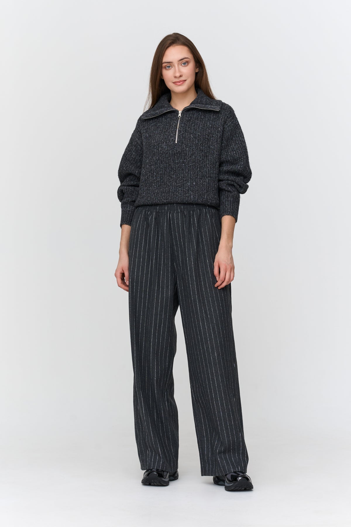 Hose in Grau