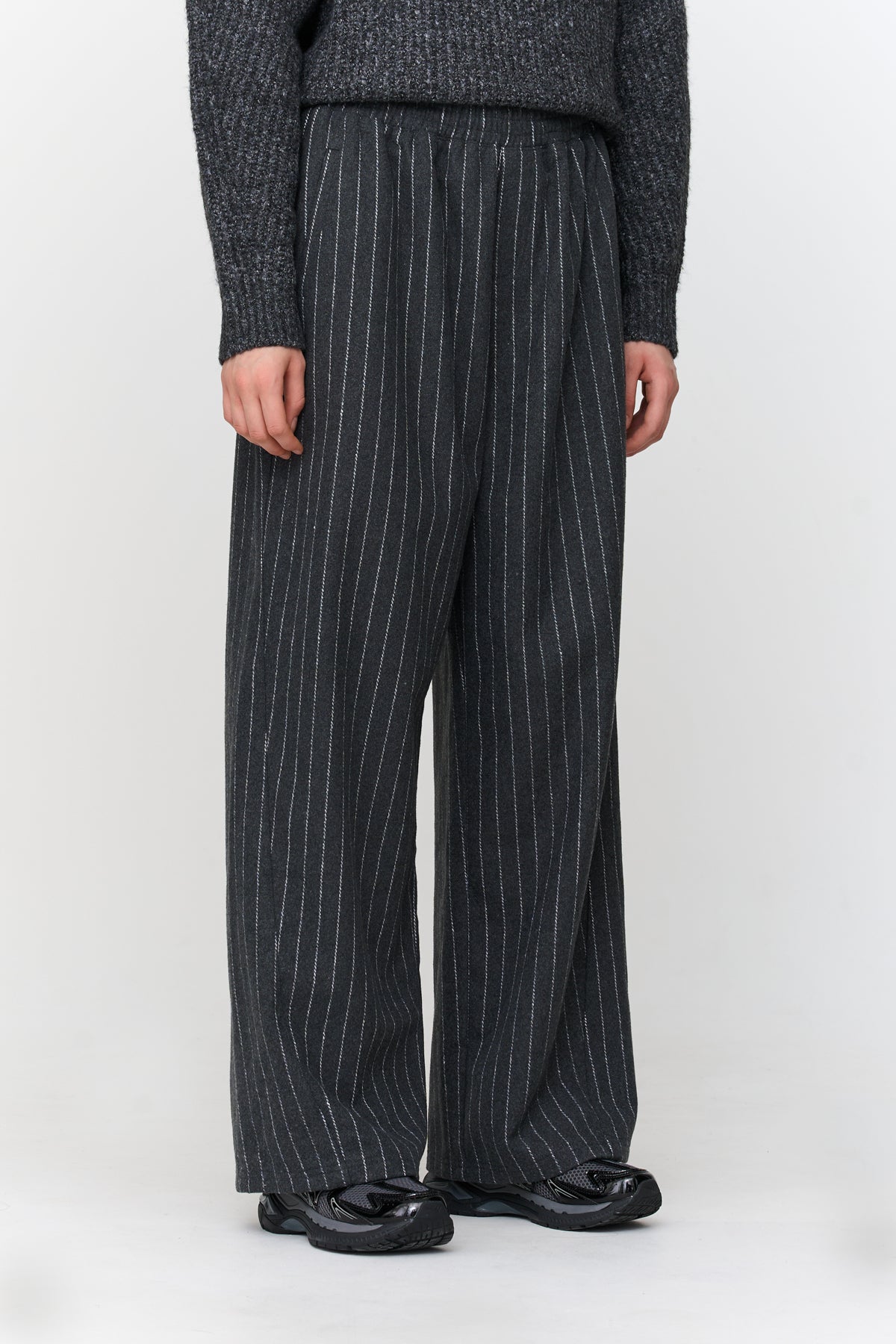 Hose in Grau