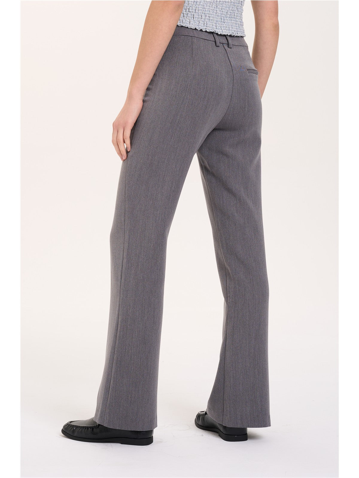 Hose in Grau