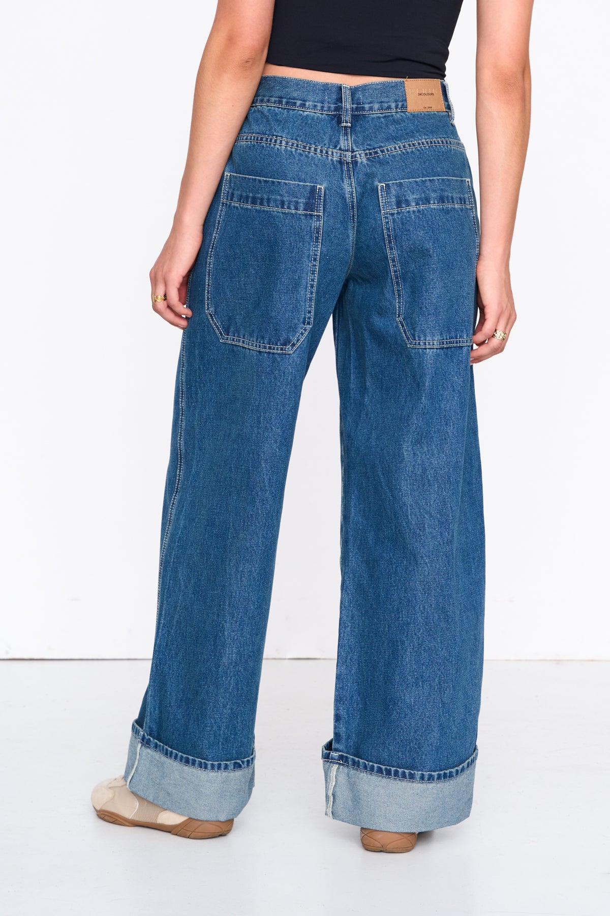 Jeanshose mit weitem Bein