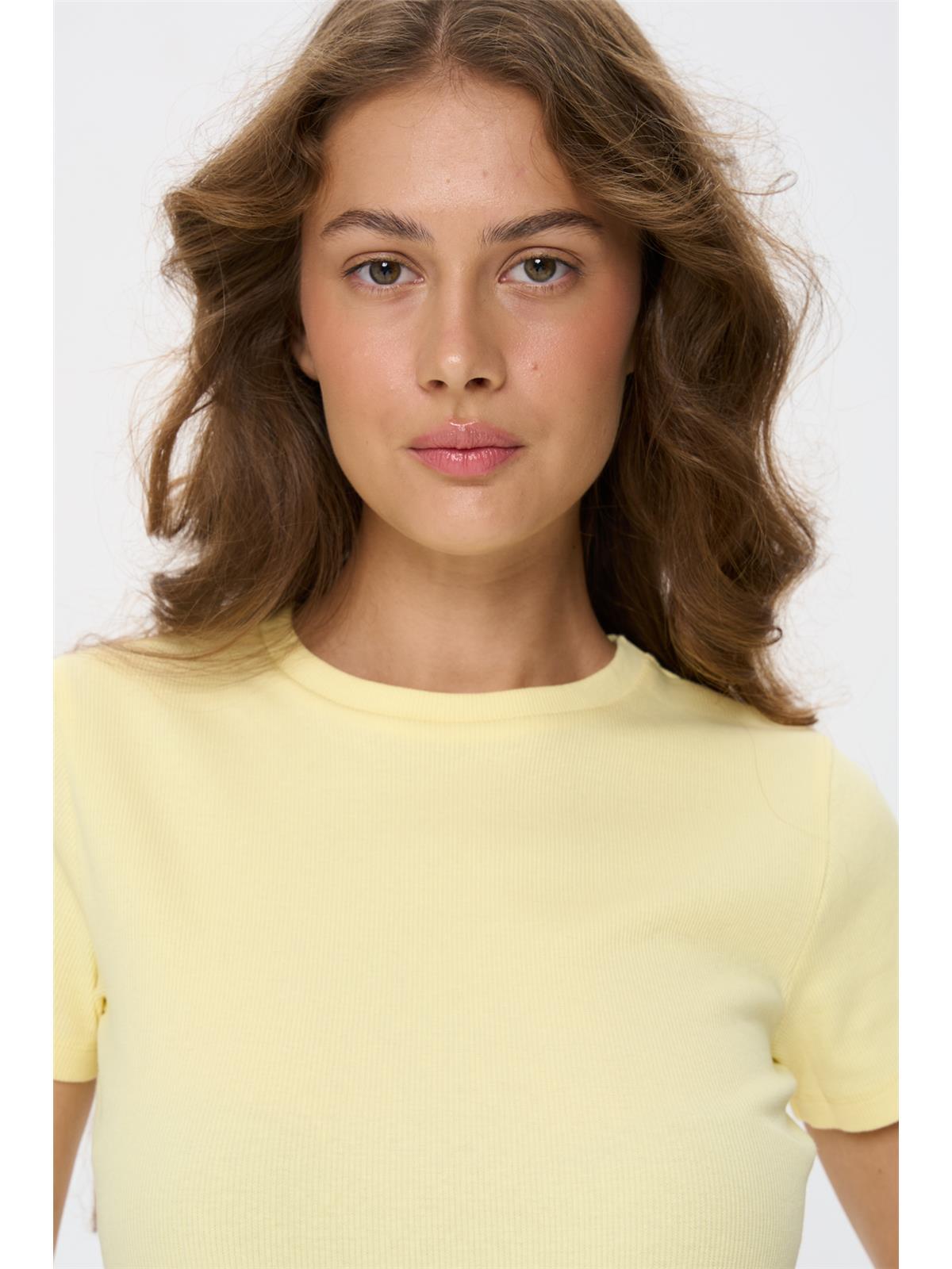T-Shirt in Gelb