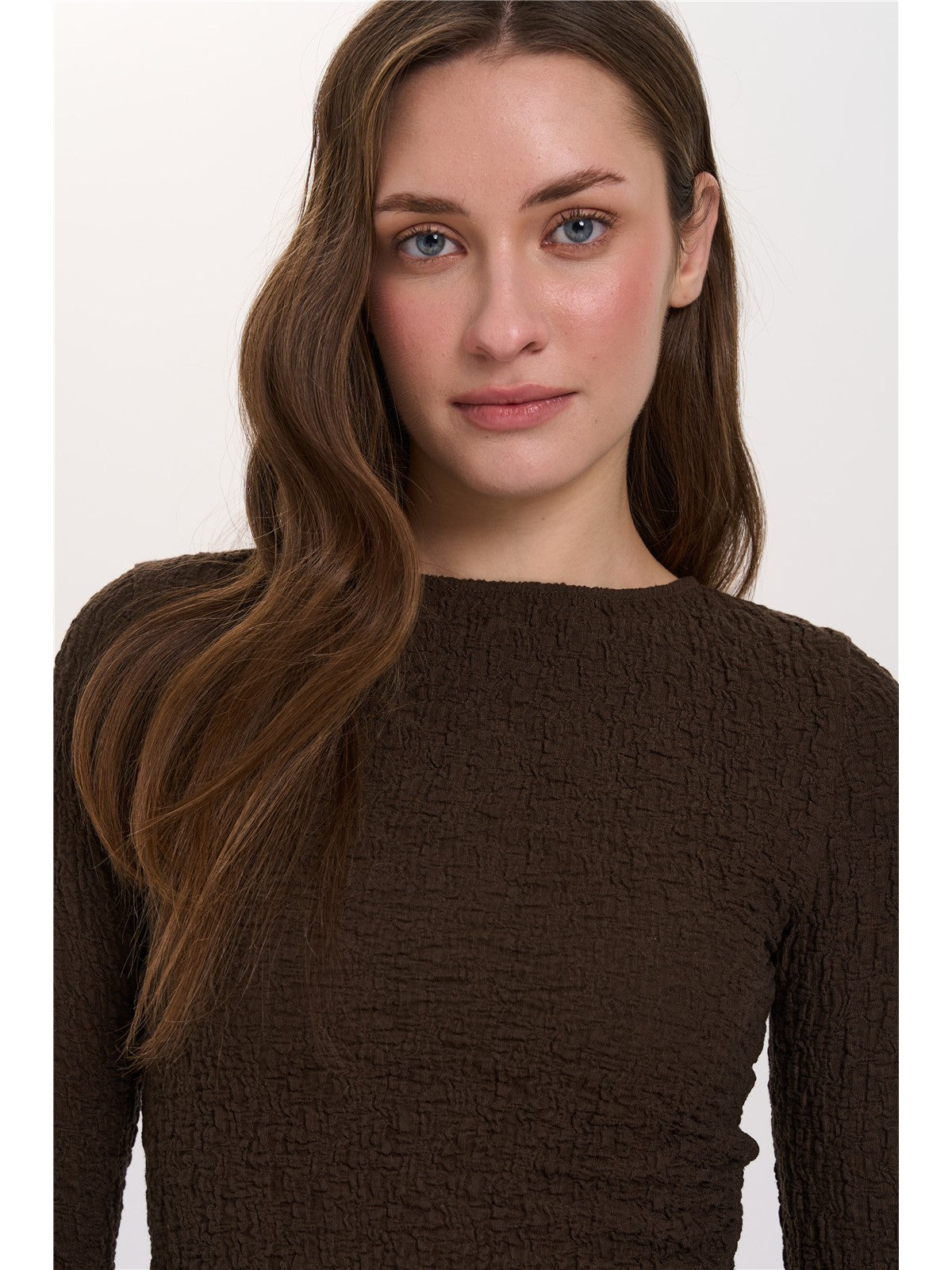 Strukturiertes Longsleeve in Dunkelbraun