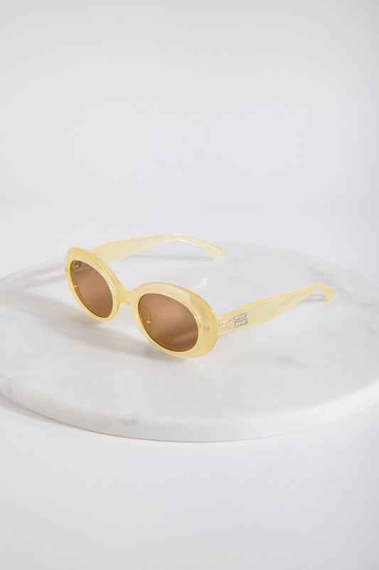 Sonnenbrille in Gelb