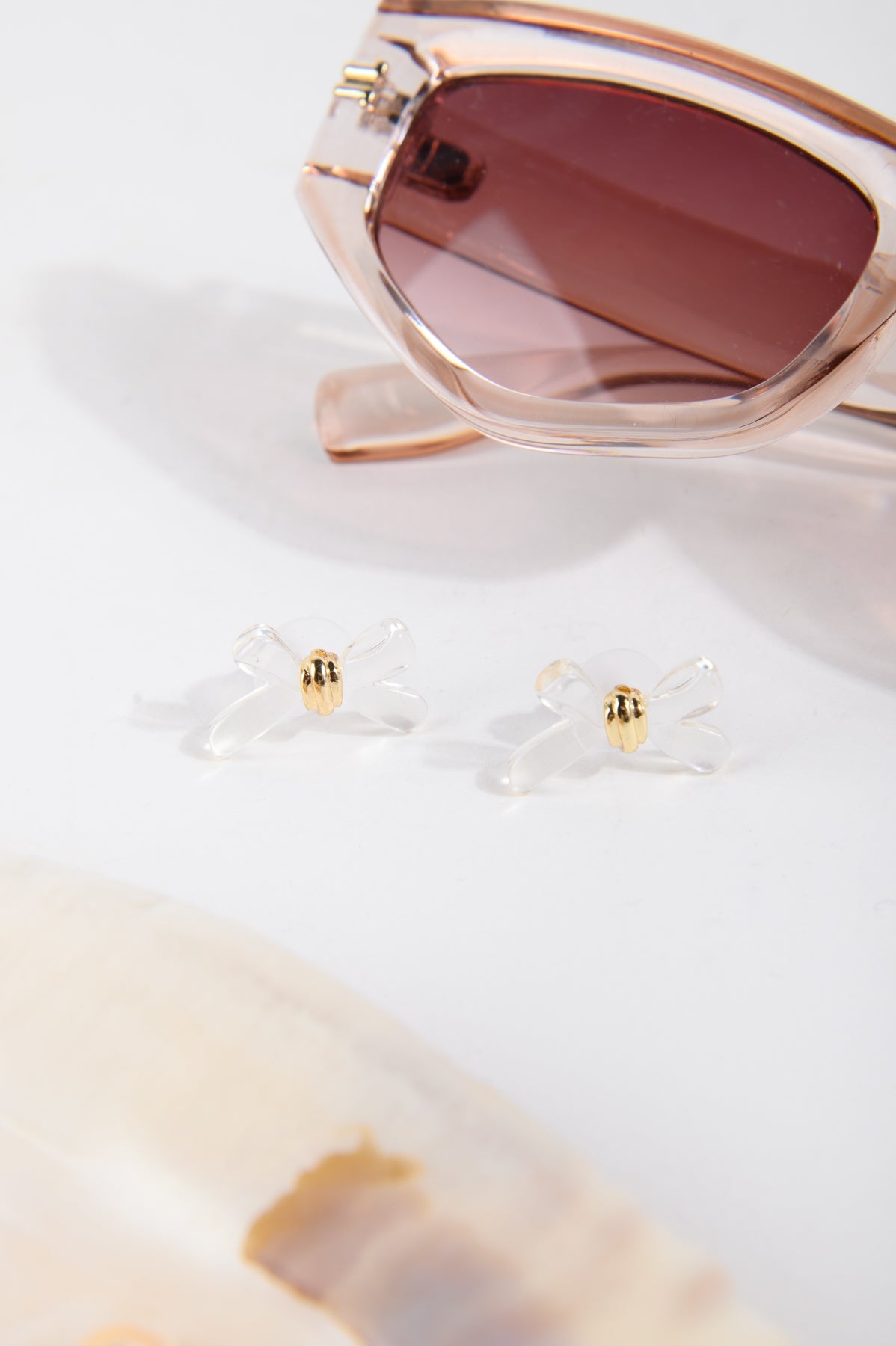 Ohrring in Schleifenform