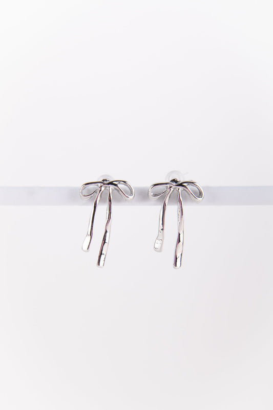 Ohrring in Schleifenform