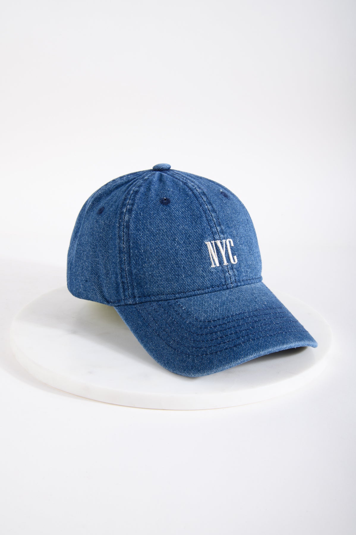 Cap mit Stiickerei