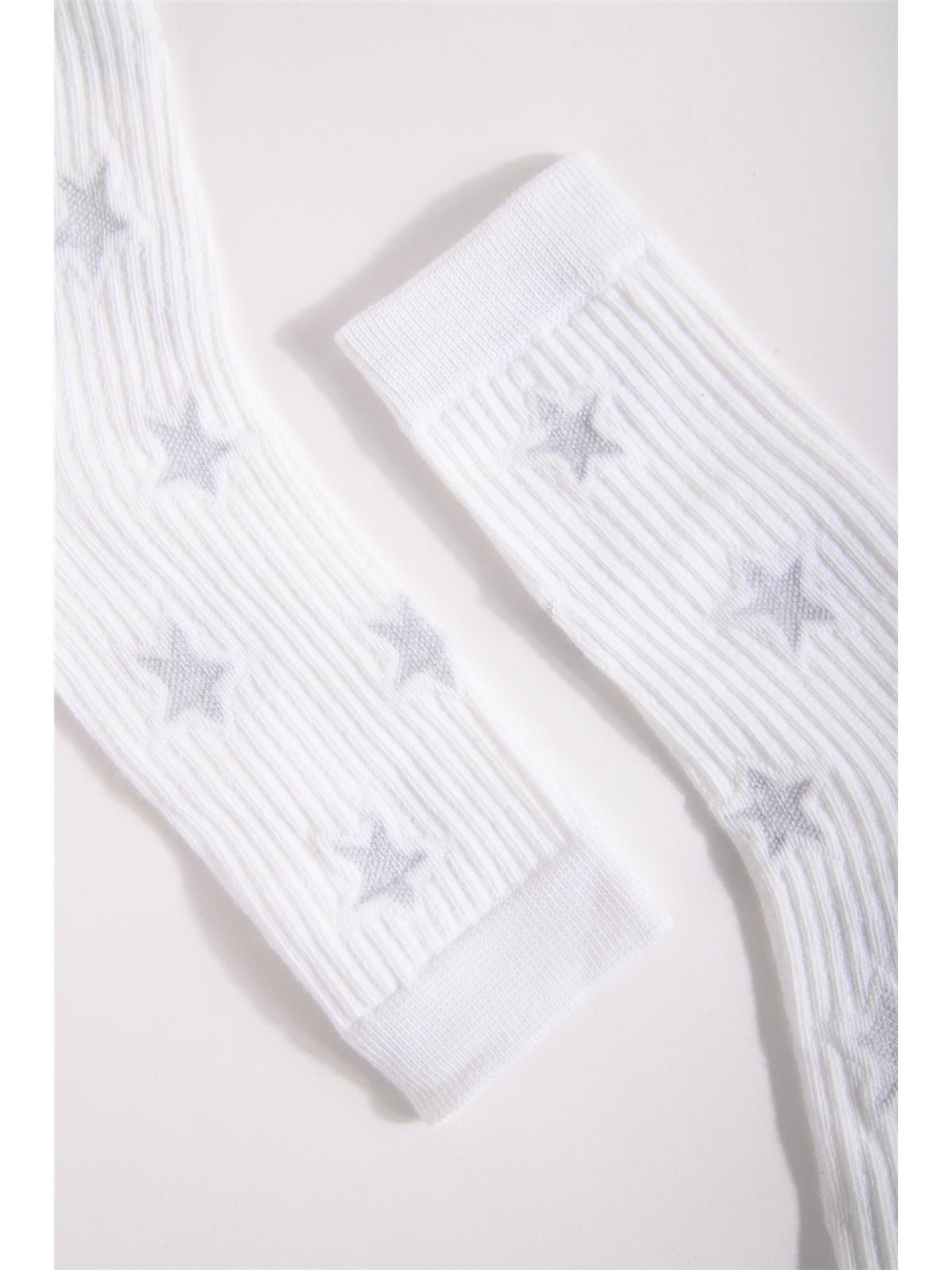 Socken mit Stickerei