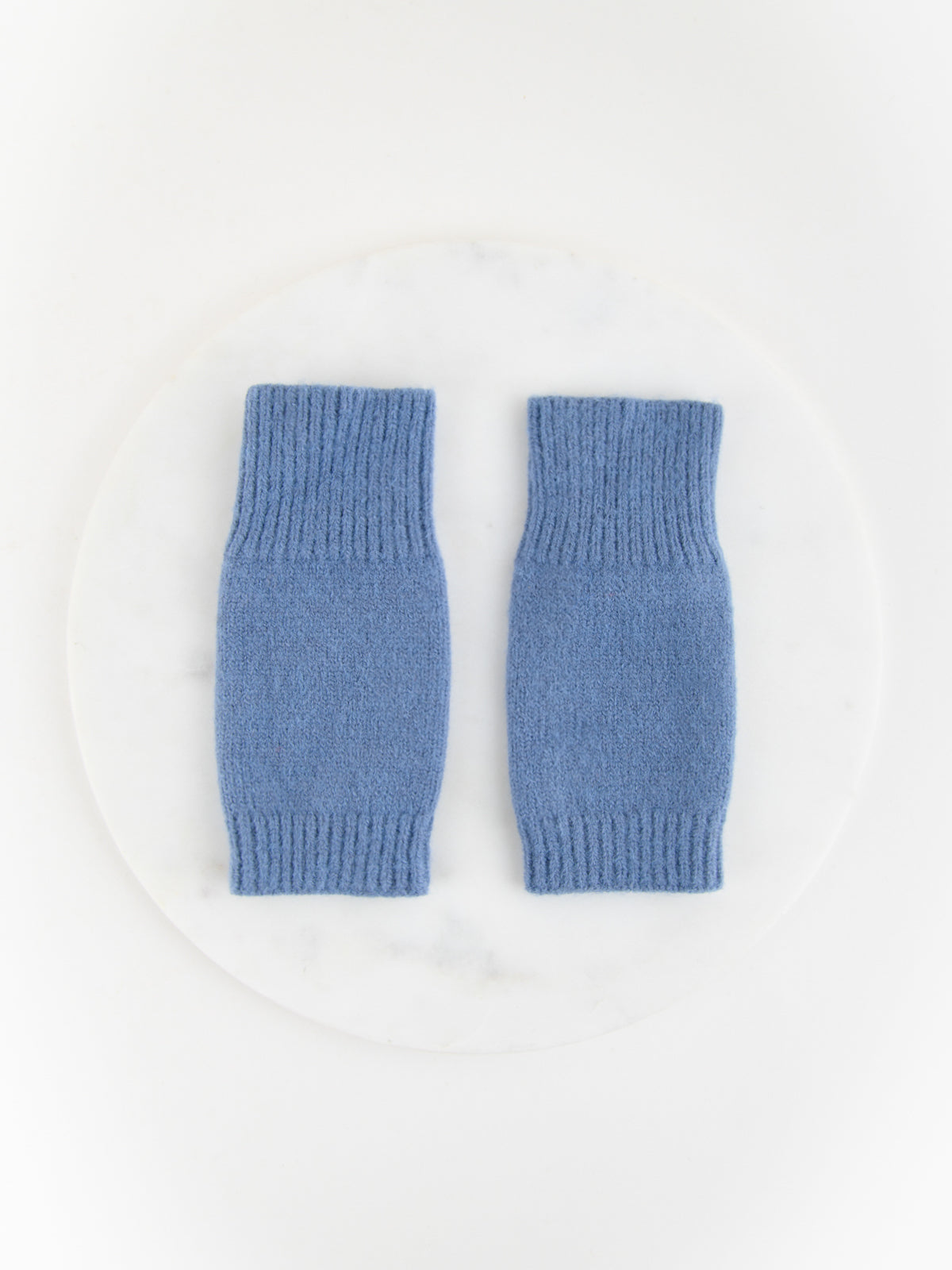 Handschuhe aus weichem Strick