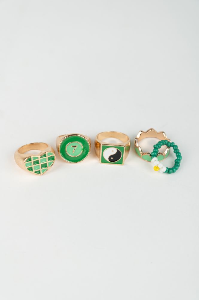 Ring Set mit verschiedenen Emblemen
