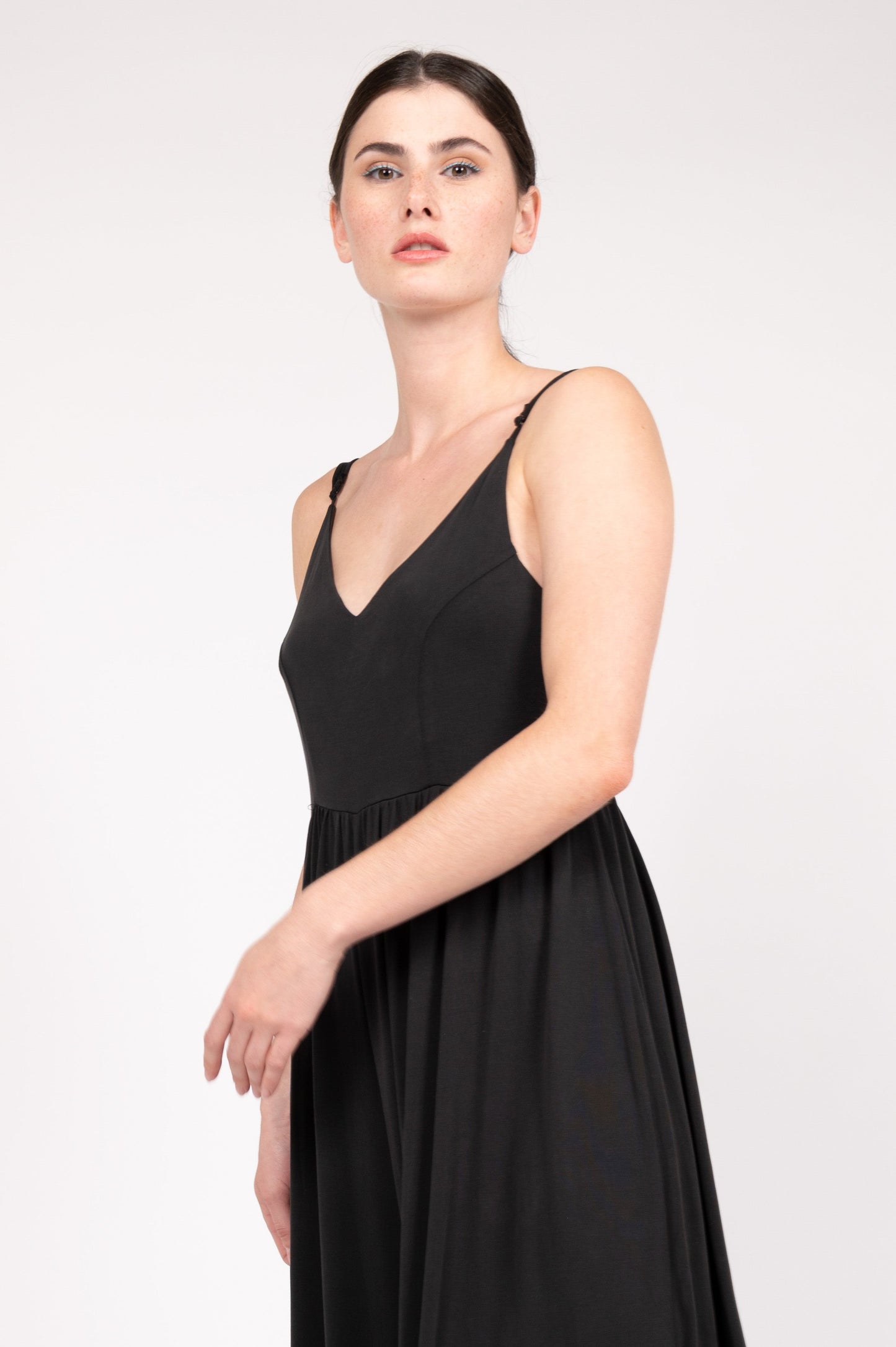 Jumpsuit mit langen weiten Beinen und tiefem Rückenausschnitt mit Schnürdetail