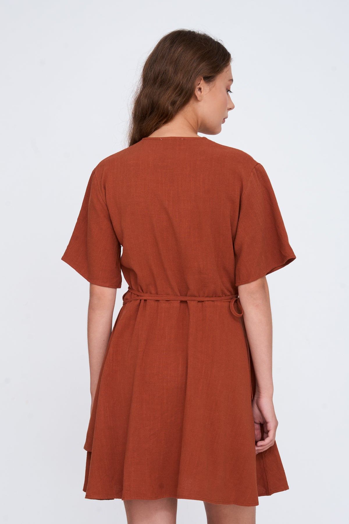 Kleid aus Viskose-Leinen-Mix