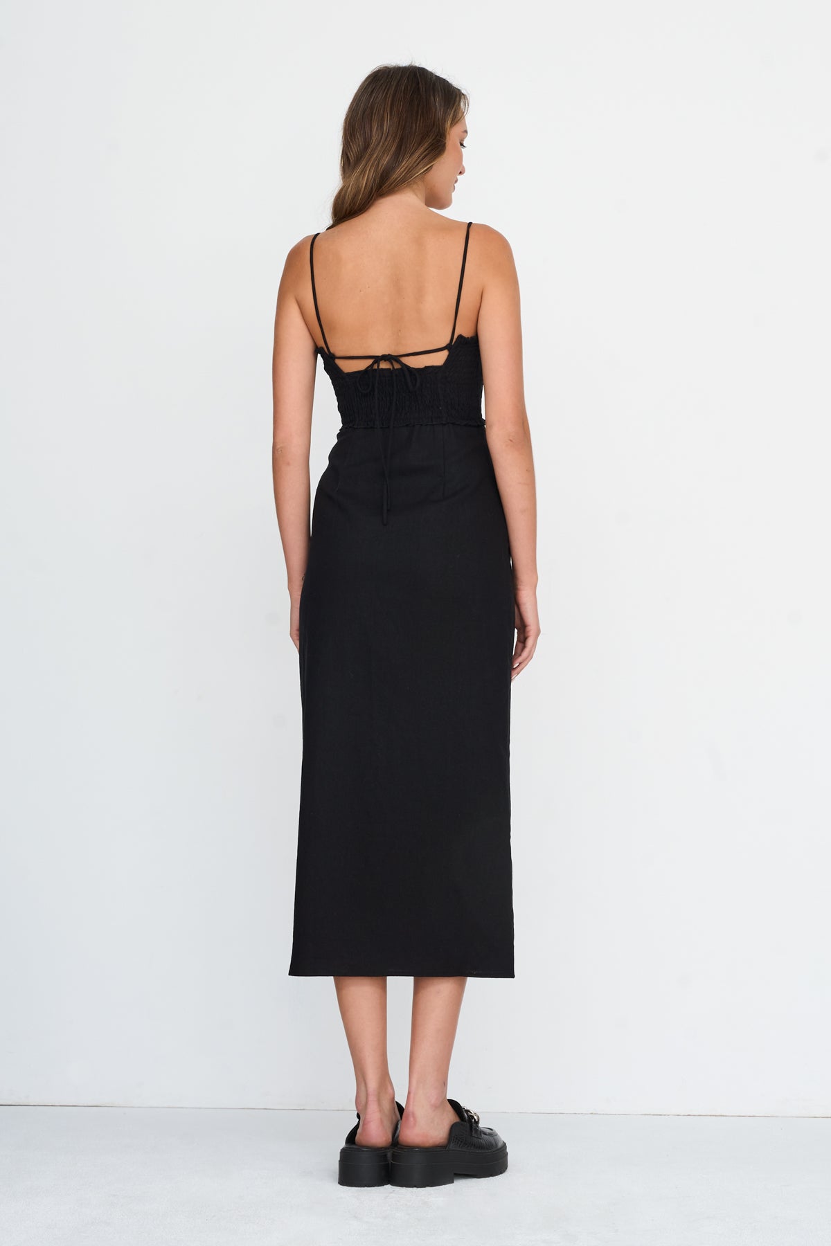 Kleid aus Viskose-Leinen-Mix