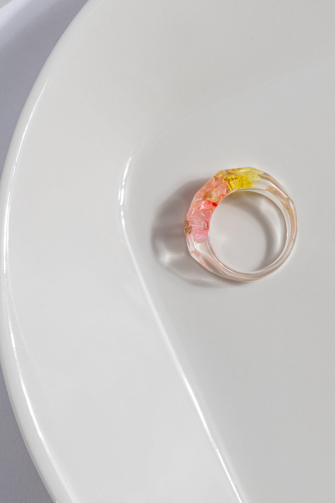 Ring mit Blumenmuster