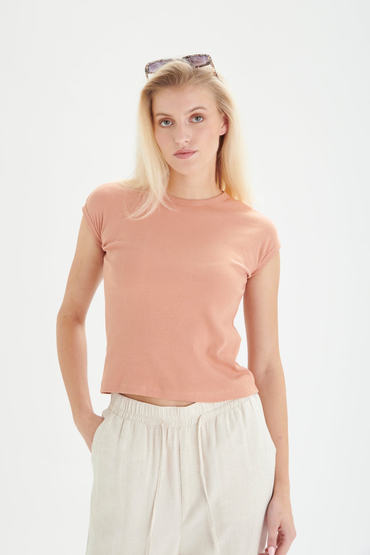 T-Shirt in Apricot