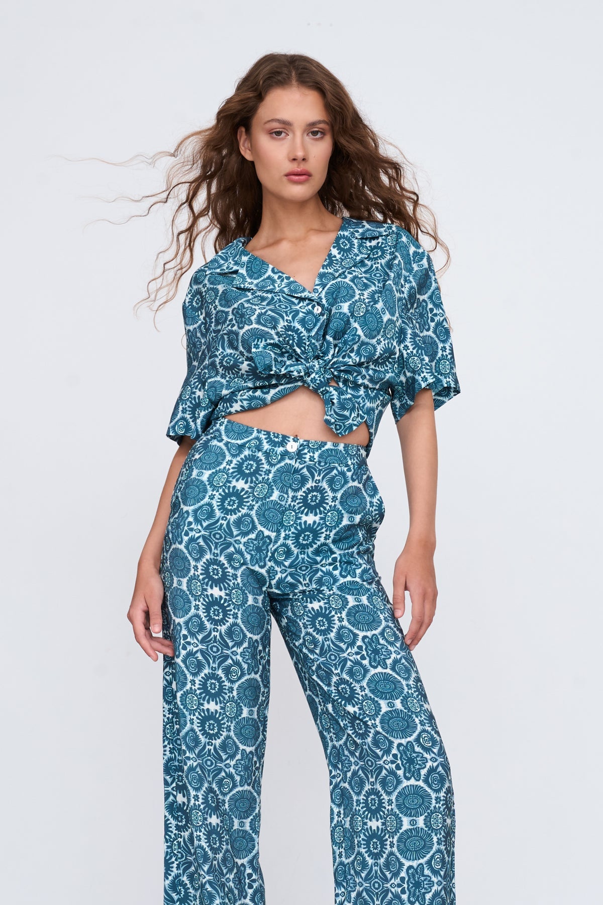 Bluse aus Viskose-Mix