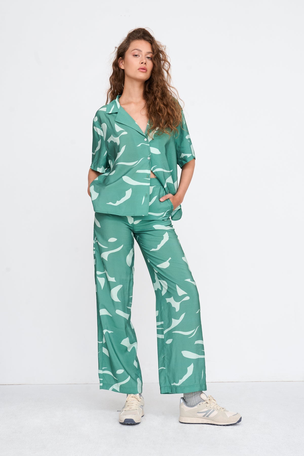 Hose aus Viskose-Mix