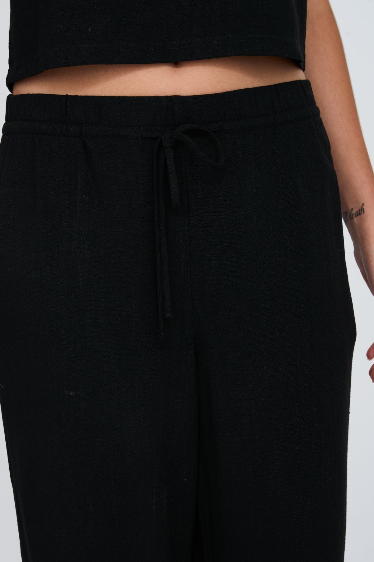 Hose aus Viskose-Leinen-Mix