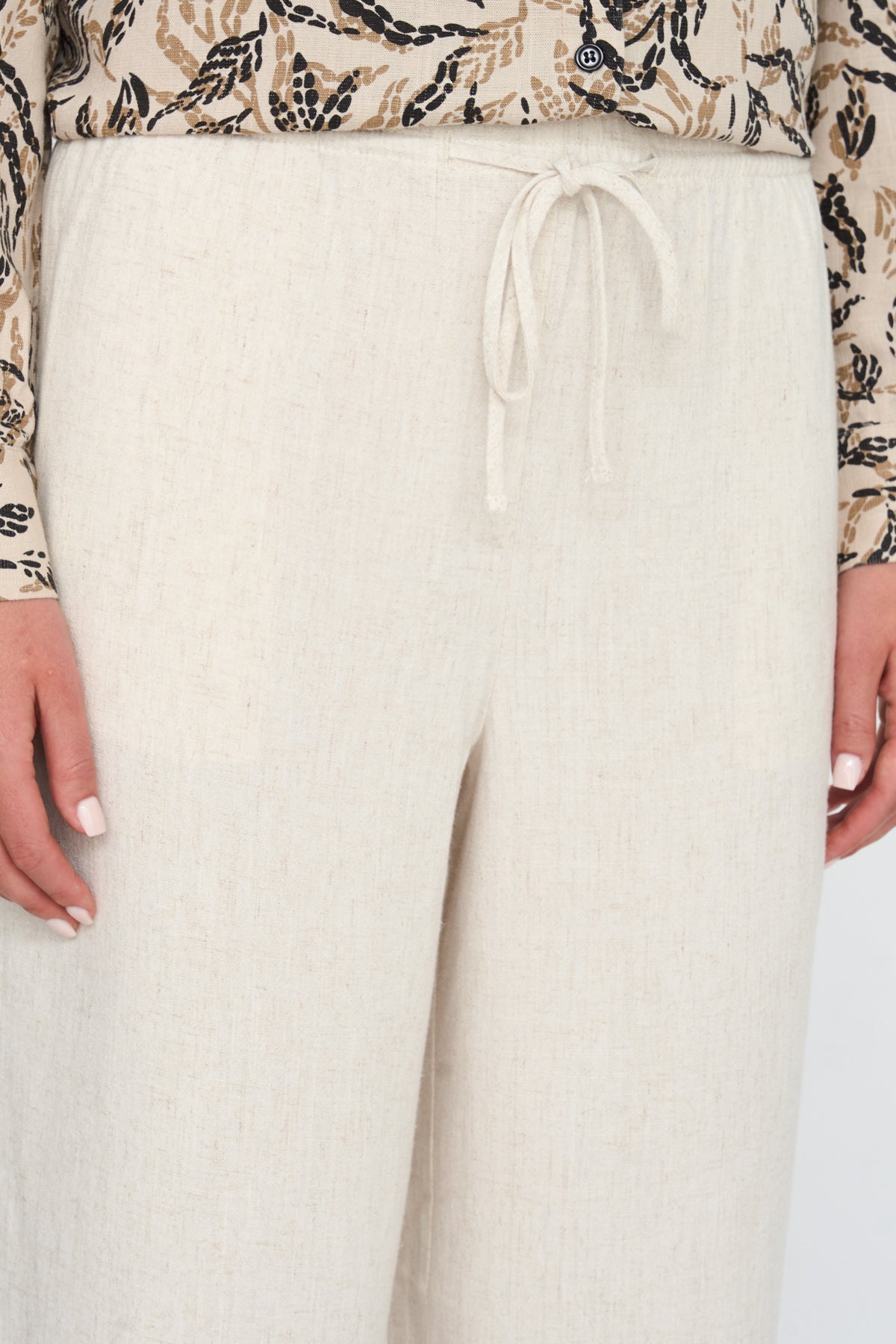 Hose aus Viskose-Leinen-Mix