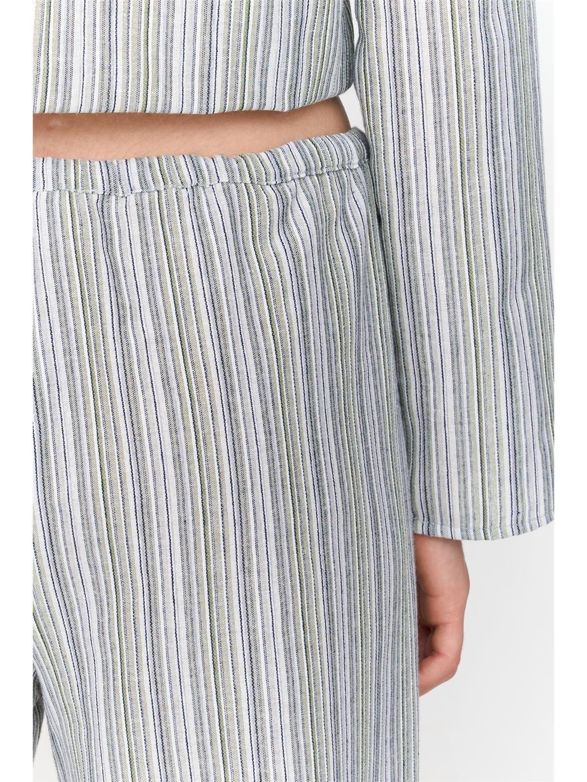 Hose gestreift