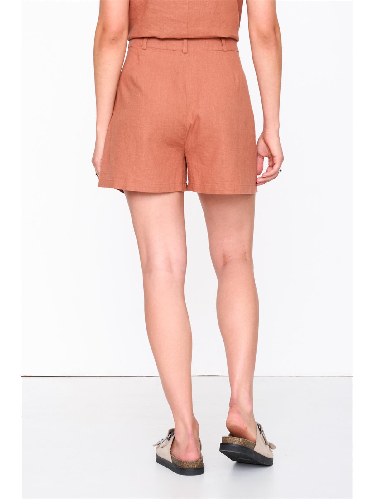 Shorts in Orange