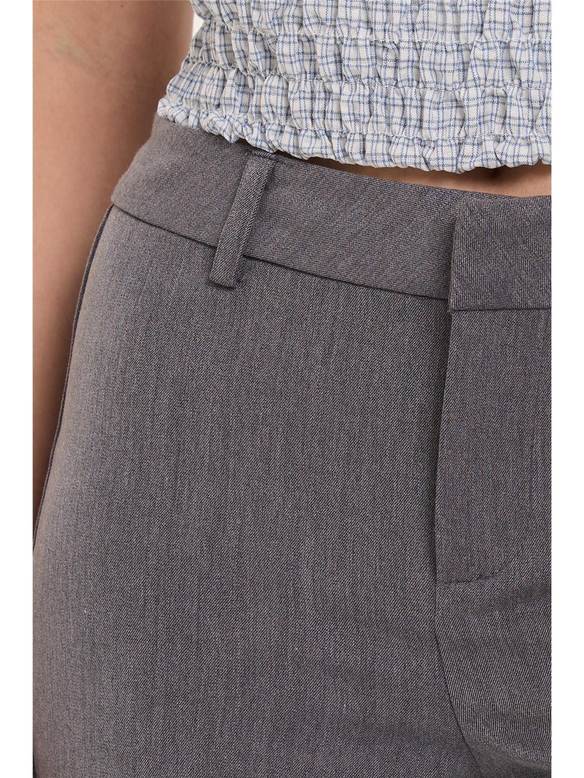 Hose in Grau