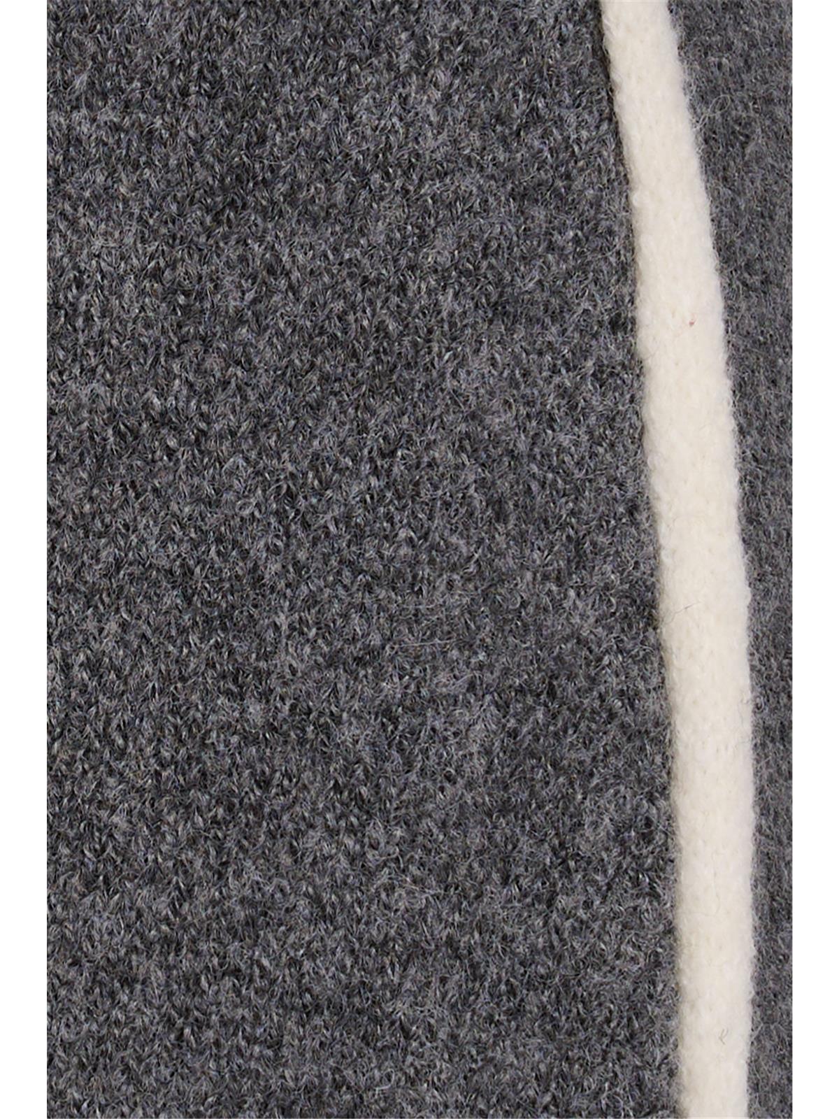 Rock mit Kontrastdetails