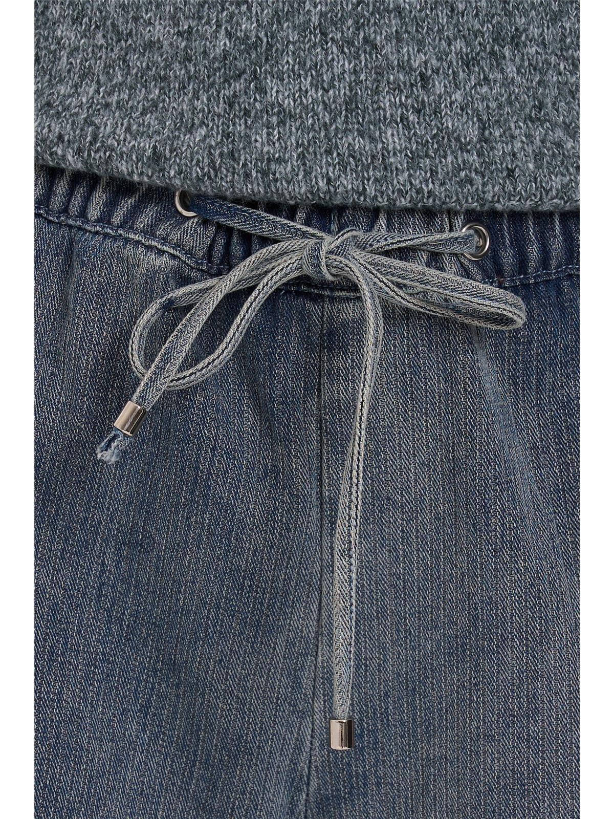 Jeanshose mit weitem Bein