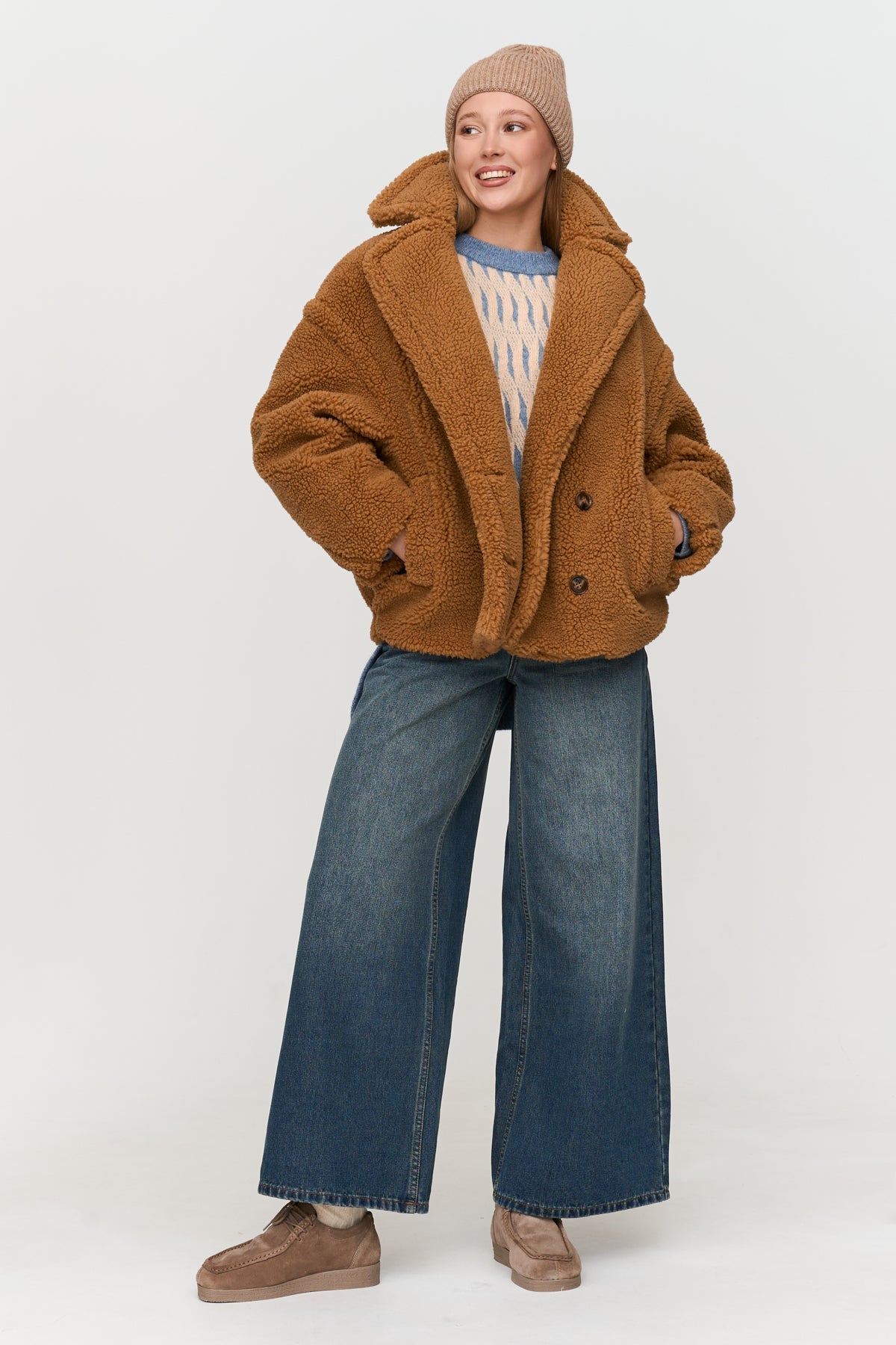 Jacke aus Teddy-Stoff.