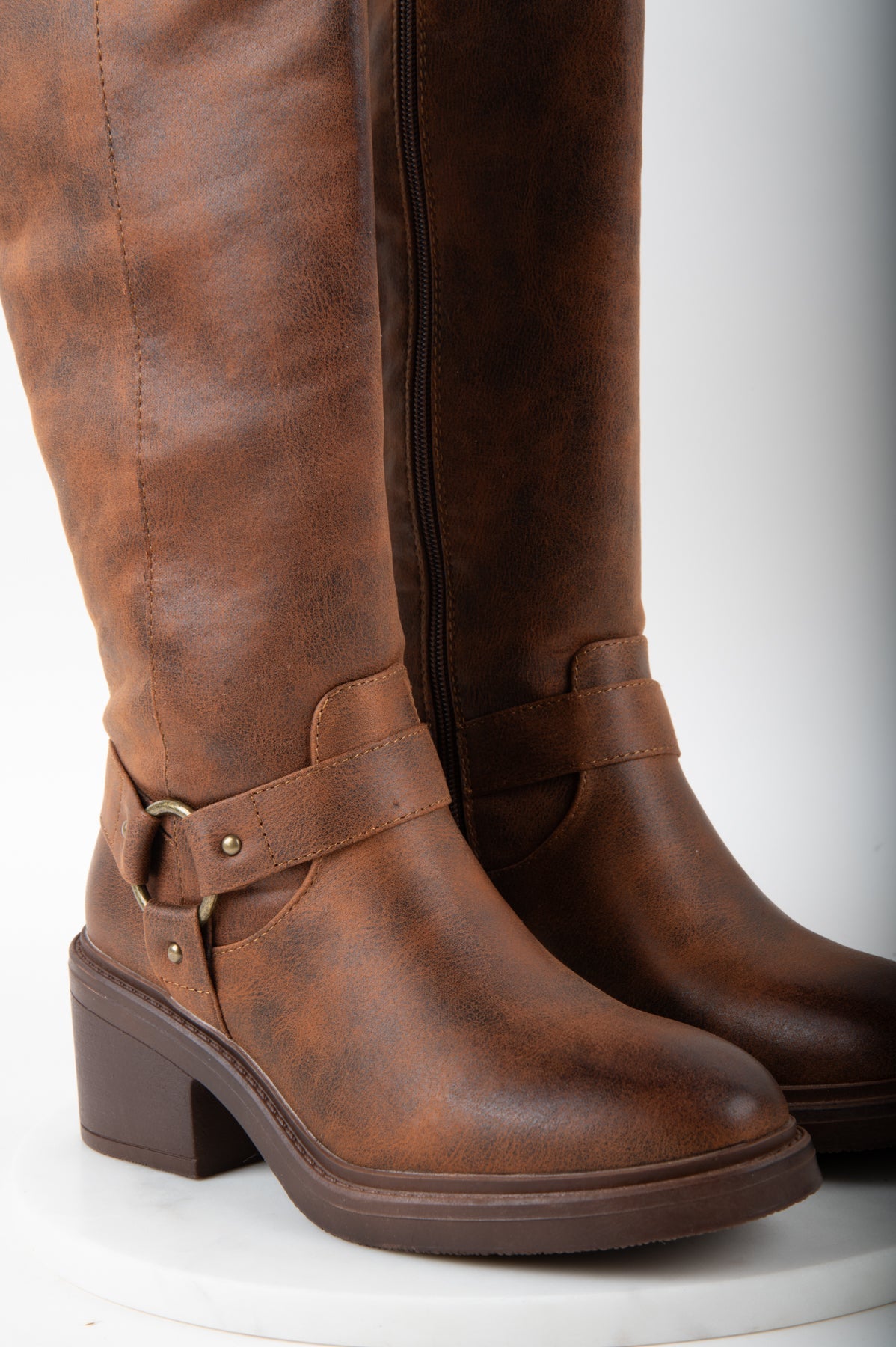 Stiefel im Biker-Stil