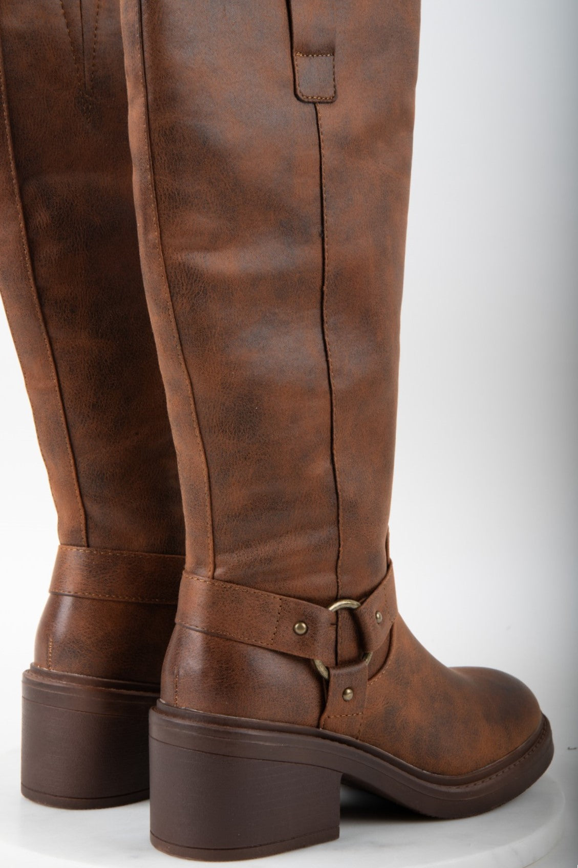 Stiefel im Biker-Stil