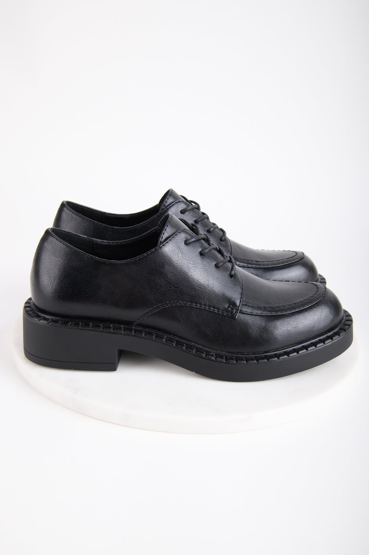 Schuhe in Schwarz